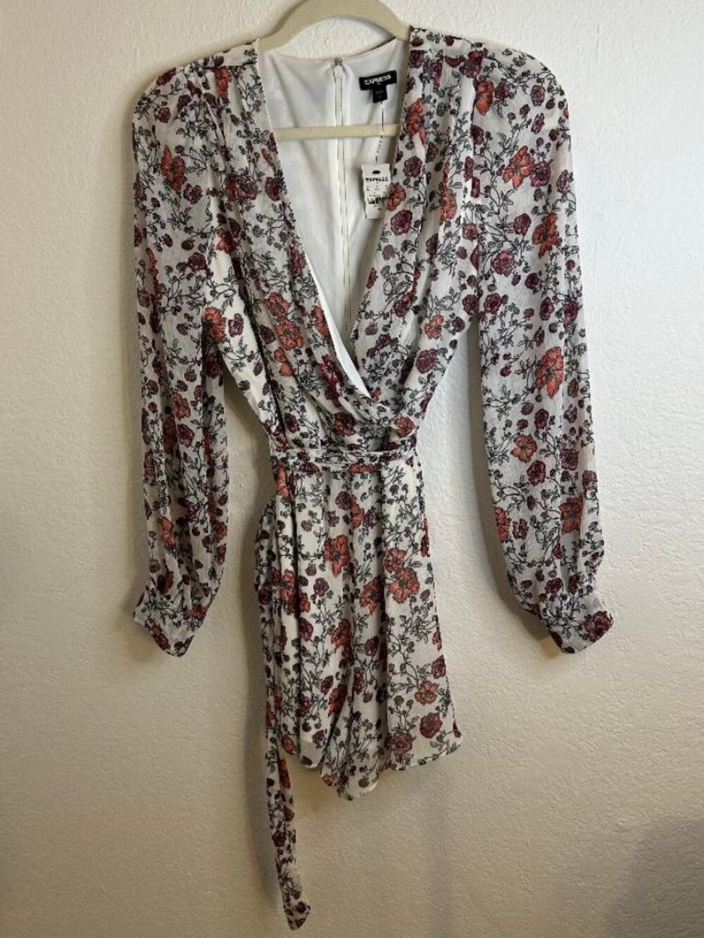Express Belted Waist Floral Romper in White and Pink Size XS